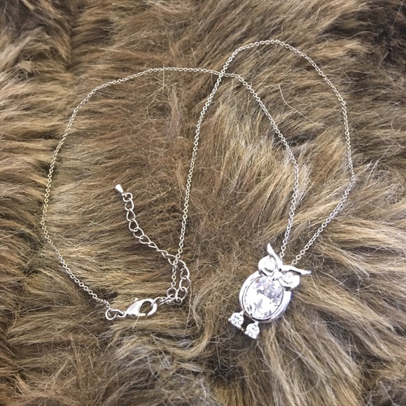 Faceted stone owl pendant on silver plated chain - Picture 8 of 8